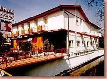 Tre Santi Hotel 2*